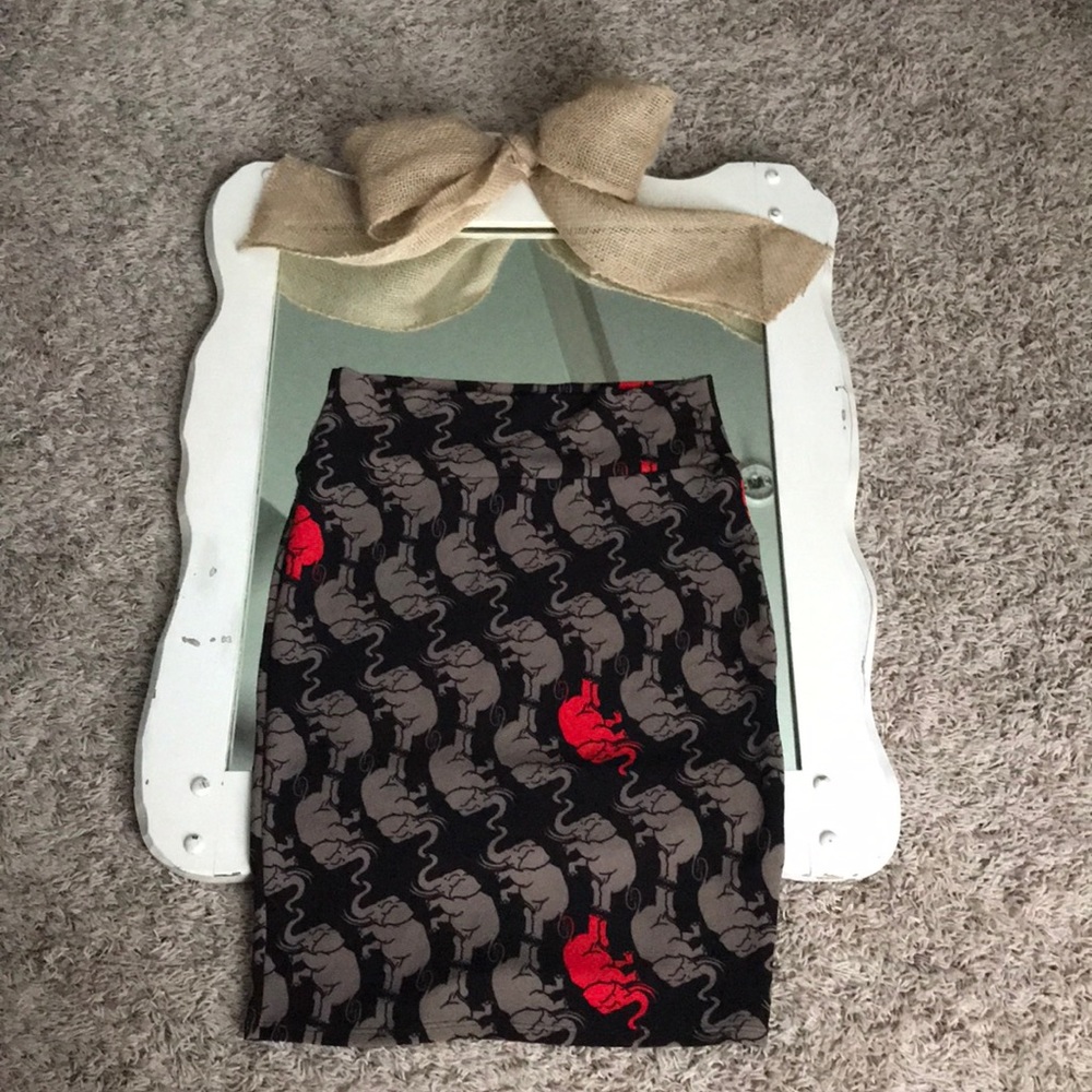 LuLaRoe M Cassie skirt
